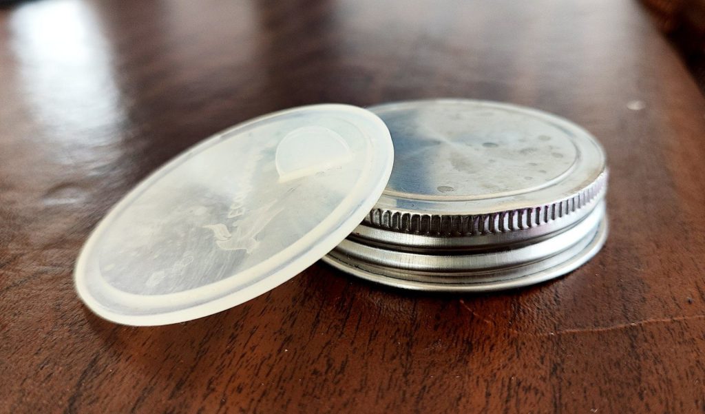 stainless top with 100% silicone gasket